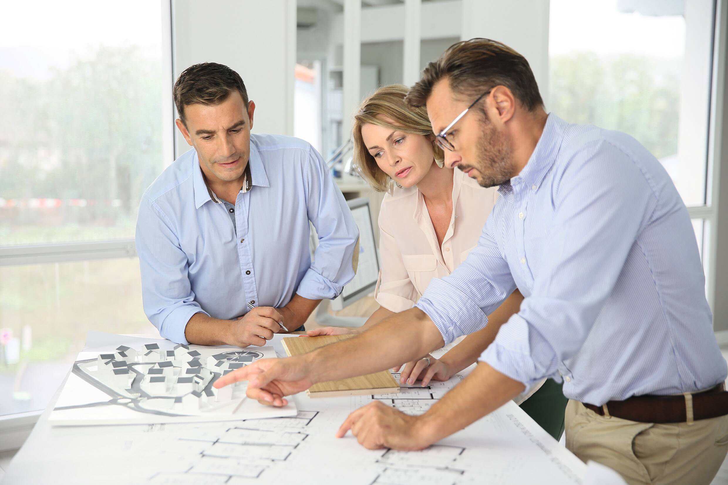 Beratungsgespräch Architekt Personen allgemein